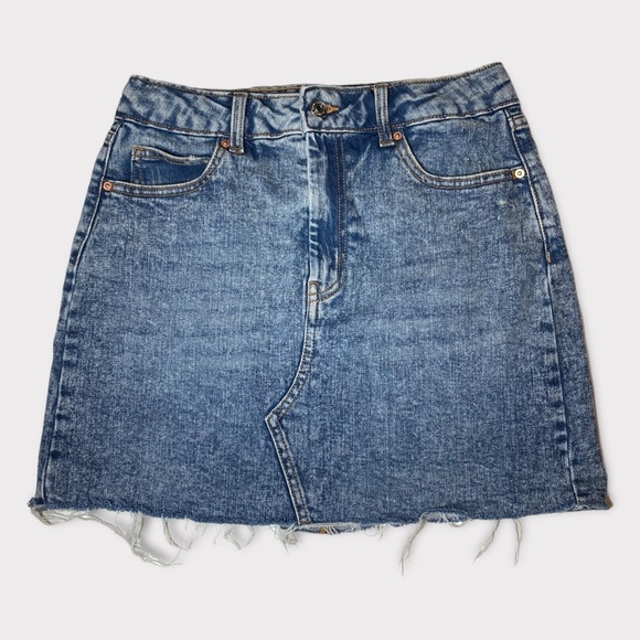 Wild Fable Distressed Raw Hemline Denim Mini Skirt Size 6 - Picture 1 of 15